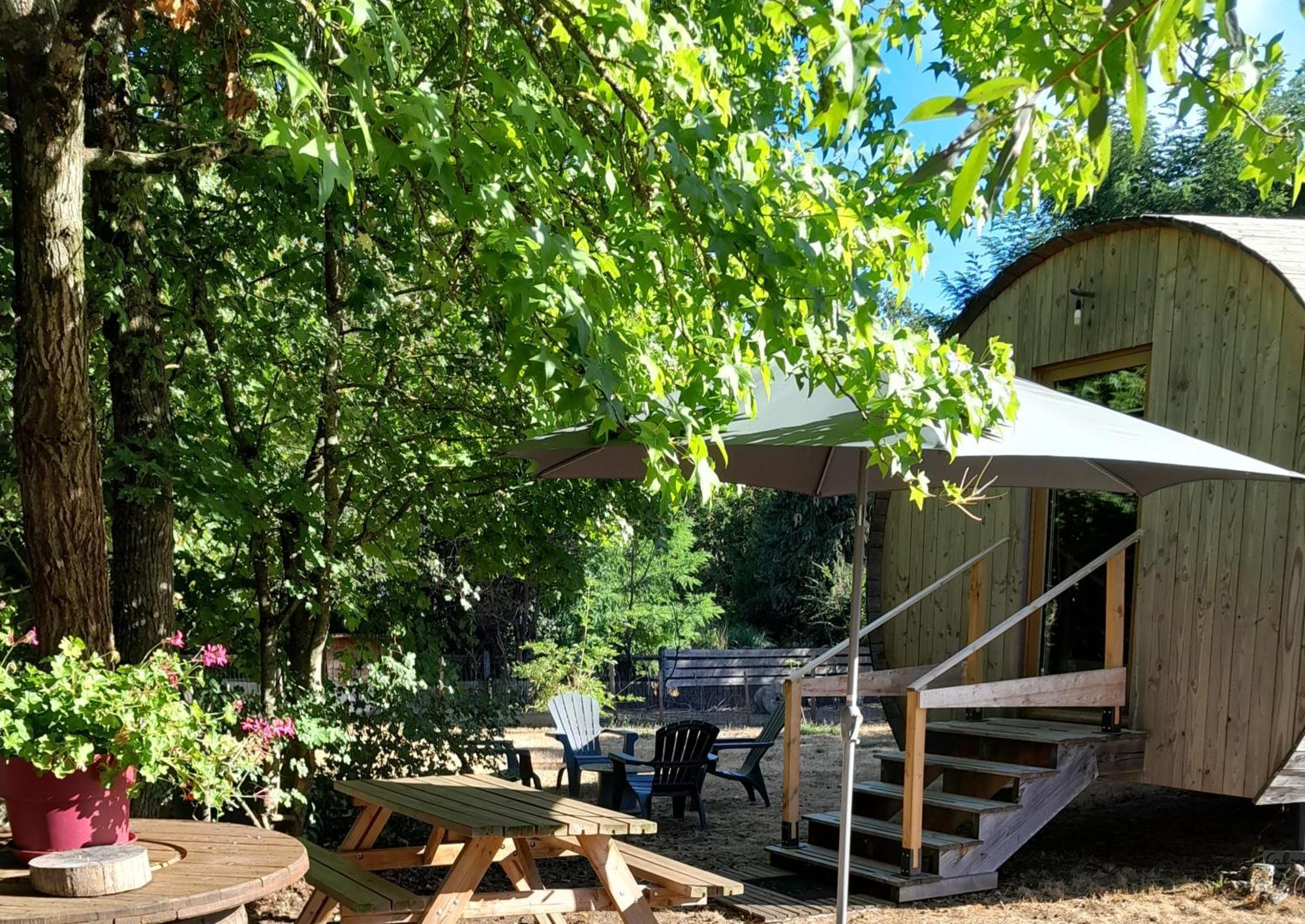" Village Tonneaux De Tirpoil " Montilliers Bagian luar foto